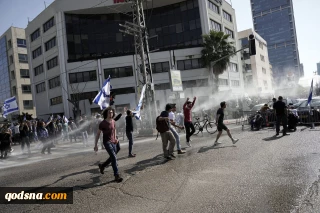 Zionist forces clash with anti-Netanyahu protesters in Tel Aviv