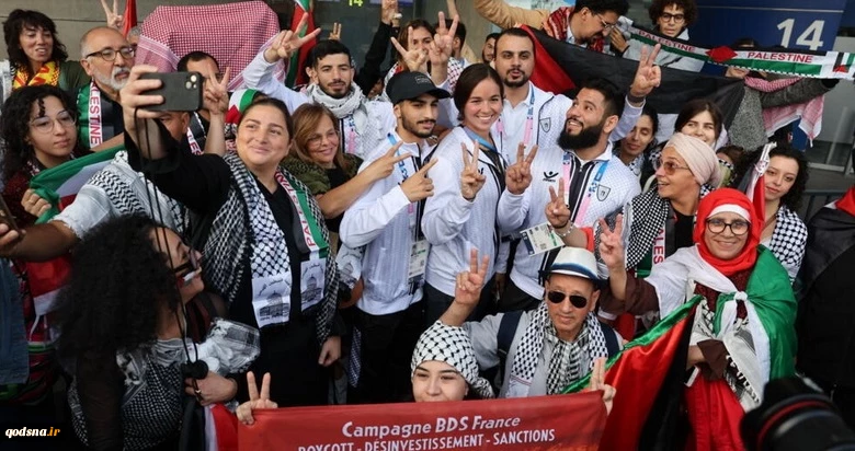 صراخ واستهجان عند مرور الوفد الإسرائيلي بحفل افتتاح الألعاب الأولمبية باريس 2024 2