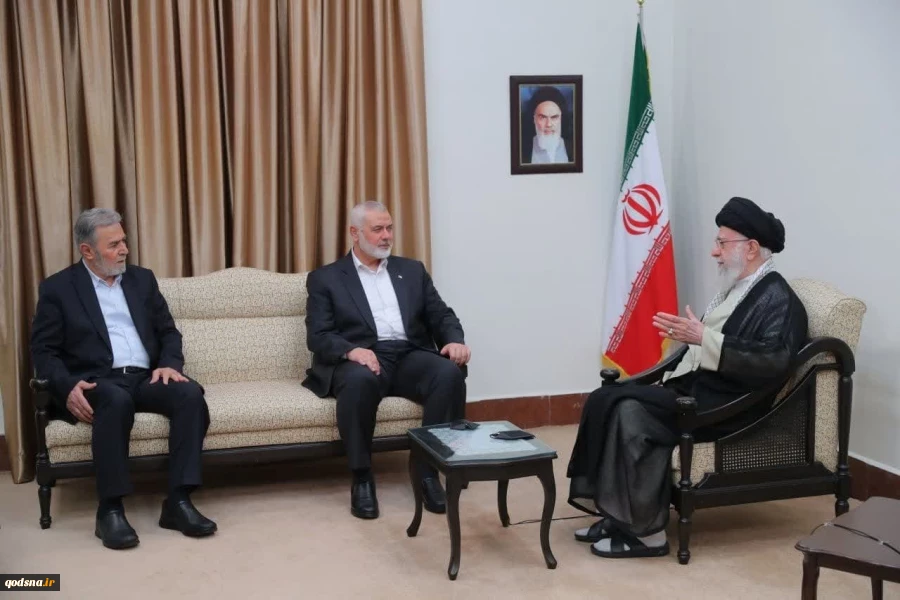قائد الثورة الإسلامیة یستقبل زیاد النخالة واسماعیل هنیة 2