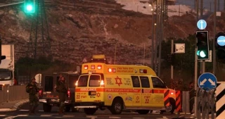 Martyrdom-seeking operations:

At least six Israelis wounded in West Bank
