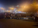 تصاویری از حضور بامدادی مردم پشت درب‌های مصلای تهران برای اقامه نماز جمعه به امامت ولی امر مسلمین جهان 4