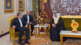 Iran’s FM, Bahrain’s king urge end to crimes of Israel
