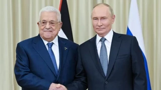 درخواست حماس از روسیه در آستانه دیدار پوتین و عباس

تشکیلات خودگردان در جهت تشکیل دولت وحدت ملی گام بردارد