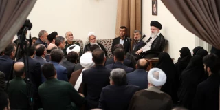 رهبر انقلاب در دیدار دست‌اندرکاران کنگره  ملی بزرگداشت 9 هزار و 800 شهید استان کرمانشاه:

 امروز بی‌تردید صد برابر از زمان جنگ تحمیلی قوی‌تر شده‌ایم | باید بر روی دلها و فکرها و زبان ها و جهت گیری ها کار مؤثر انجام داد