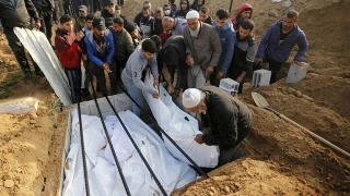 سیصد و هشتاد و هشتمین روز عملیات طوفان الاقصی و جنایات رژیم صهیونیستی علیه غزه؛

بمباران شجاعیه غزه/به صدا در آمدن آژیر در الجلیل شمالی/رویارویی مبارزان مقاومت با اشغالگران صهیونیست در جنین