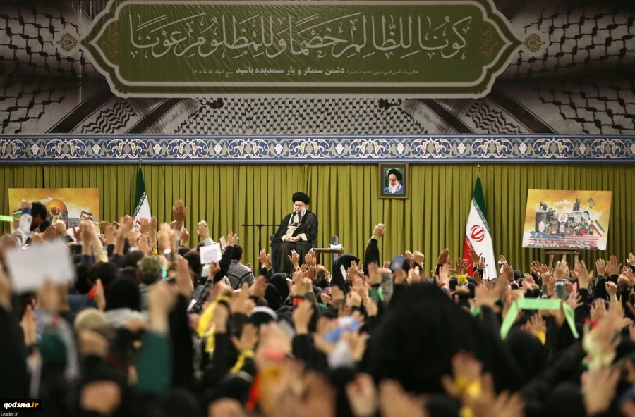 قائد الثورة الاسلامية يستقبل حشدا من طلاب ايران 2