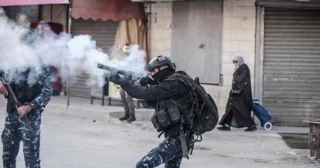 أجهزة السلطة تطلق النار على مركبة مقاومين في طولكرم