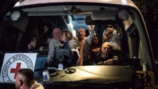 90 Palestinian abductees freed in first exchange of Gaza ceasefire deal