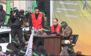 پیروزی مطلق را اینگونه به نمایش می‌گذارند 4