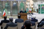 خلال مراسم تجديد العهد والميثاق مع مبادئ الإمام الخميني(رض) 

الرئيس الإيراني: سر انتصارنا يكمن في ترك الانقسامات والخلافات جانبا 2