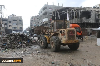 Gaza Municipality warns of health crisis, as 170,000 tons of waste pile up in the streets