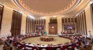 Hamas asks the Arab summit to uphold rejection of displacement projects