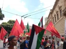 زنان برزیلی در حمایت از حقوق زنان فلسطین و مخالفت با کوچ اجباری غزه راهپیمایی کردند
 5