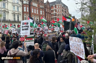 Thousands rally outside Israeli embassy in London to condemn Gaza assault