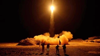 Yemeni forces confront US warships for ‘several hours,’ strike Israeli military targets near Tel Aviv