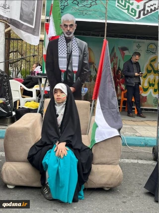 نماد شهید یحیی السنوار در راهپیمایی روز قدس