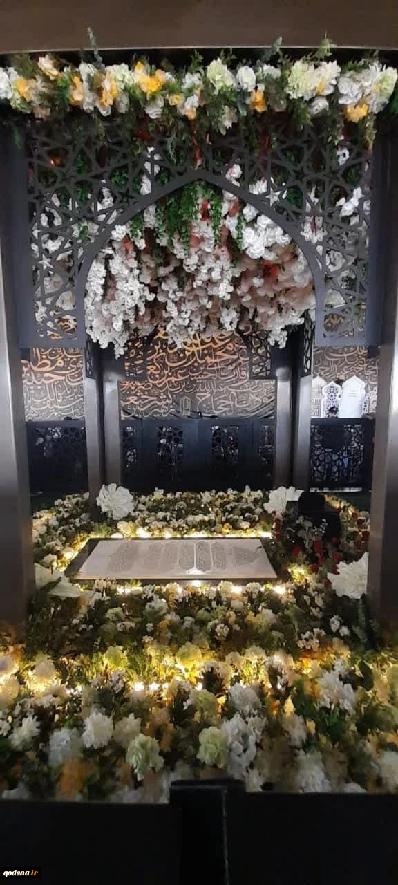 گلباران مزار مطهر شهید سیدحسن نصرالله در روز عید فطر 3