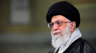 Ayatollah Khamenei offers condolences over ‘painful’ port blast in southern Iran