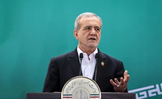 پزشکیان در همایش «دیپلماسی مقاومت و گرامیداشت شهدای خدمت»:

 ما در مقابل انسان‌های قاتل و جنایتکار که لباس‌های خوب می‌پوشند و دم از حقوق بشر می‌زنند اما وحشی‌ترین اعمال را انجام می‌دهند موضع داریم