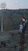 برافراشتن پرچم فلسطین در محور نتساریم پس از عقب‌نشینی نیروهای اشغالگر اسرائیلی در چارچوب توافق آتش‌بس با مقاومت