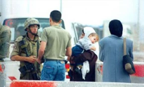 وفاة 3 مرضى بینهم رضیعة بسبب الحصار