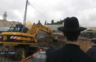 اسرائیل تقرر استئناف الحفریات فی باب المغاربة