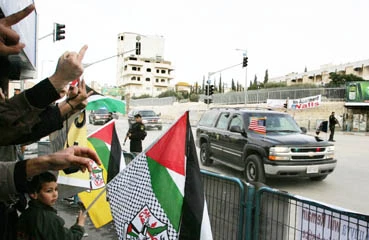 شبان من بیت لحم استقبلوا بوش بالاهانات والصافرات