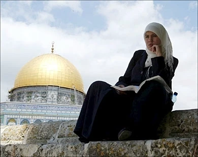 القدس تتطلع إلى أثریاء العرب و المسلمین لحمایة هویتها الإسلامیة