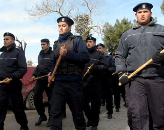 حماس تؤکد التعذیب بسجون الضفة