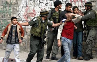دانش آموزان فلسطینی ضرب و شتم شدند
