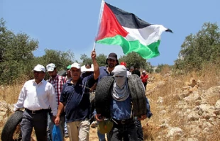 قطع کمکهای مالی به دیوار حائل