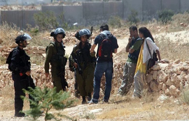 100 Palestinians arrested in Al-Khalil during Ramadan