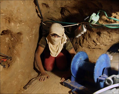 الجيش المصرى يدمر خمسة أنفاق جديدة على الحدود مع غزة