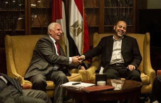 Fatah, Hamas agree to let PA take control in Gaza