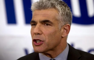 لابید یستخدم المستوطنین لتحقیق مکاسب سیاسیة خاصة