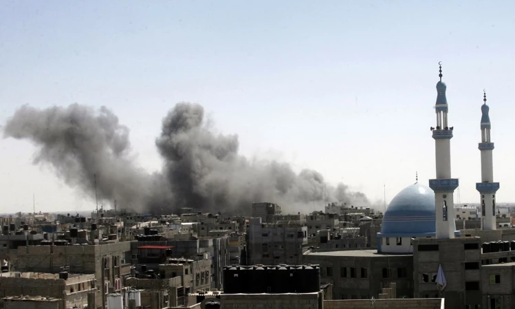 غارات إسرائیلیة على مناطق مختلفة بقطاع غزة