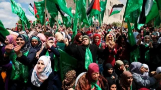 مخابرات السلطة تعتقل قیادیًّا طلابیًّا