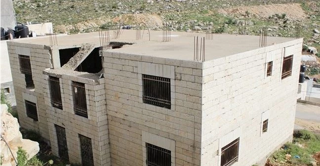 شراء منزل لأسرة الشهید مهند الحلبی