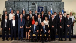 کانال 10 اسرائیل: با انتصاب لیبرمن کابینه فرو خواهد ریخت