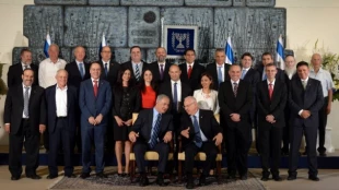 کانال 10 اسرائیل: با انتصاب لیبرمن کابینه فرو خواهد ریخت