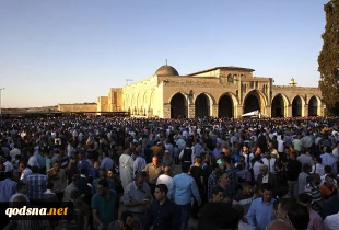 هزاران فلسطینی نماز عید را در مسجد الاقصی اقامه کردند