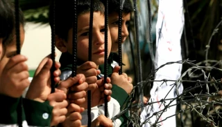 رادیواسرائیل: اسرائیل به توصیه ابومازن محاصره‌غزه را تشدید می‌کند