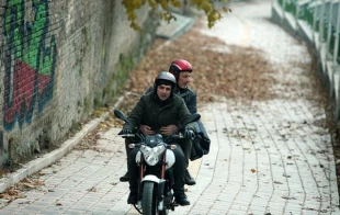 معرفی فیلم/

روباه فیلمی درباره ترور دانشمندان هسته ای 6