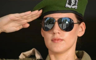 معرفی فیلم/

33 روز روایتگر جنگ33روزه رژیم‌صهیونیستی علیه لبنان 2