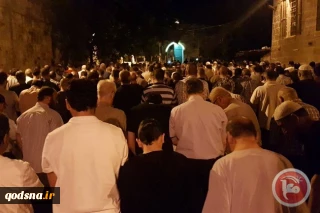 در اعتراض به گیت های بازرسی؛

فلسطینی‎ها نماز صبح را خارج مسجد الاقصی اقامه کردند