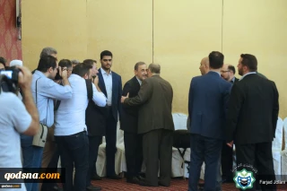 Hamas in Tehran 
for mending ties