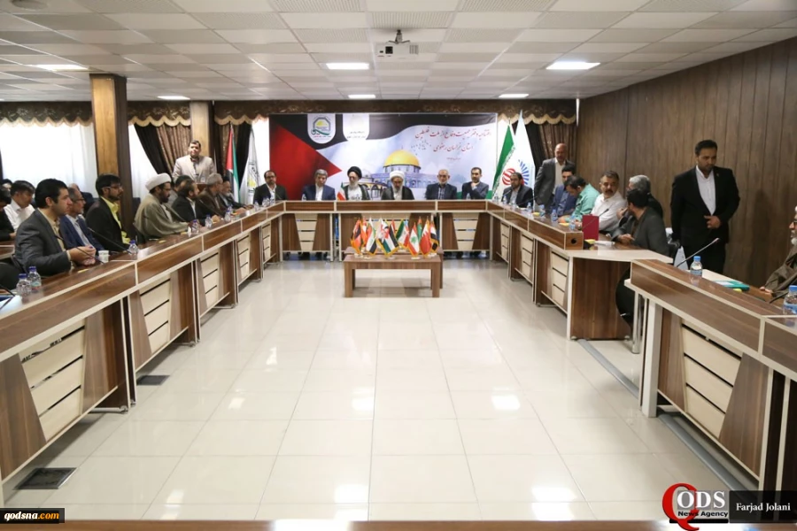 بالتزامن مع الذکرى الـ11 لانتصار لبنان عام 2006؛

افتتاح مکتب جمعیة الدفاع عن الشعب الفلسطینی فی مدینة مشهد
 2