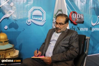 خلال زيارته لجناح وكالة القدس للانباء في معرض الصحافة في طهران؛

شمخاني: نعارض الكيان الإسرائيلي ونريد تدميره لأنه كيان إرهابي ومحتل