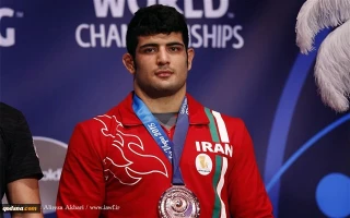 Iran crowns sacrificing wrestler for not facing Israel