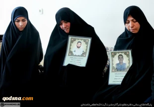 دیدار خانواده‌های دو شهید نیروی انتظامی با رهبر معظم انقلاب 4